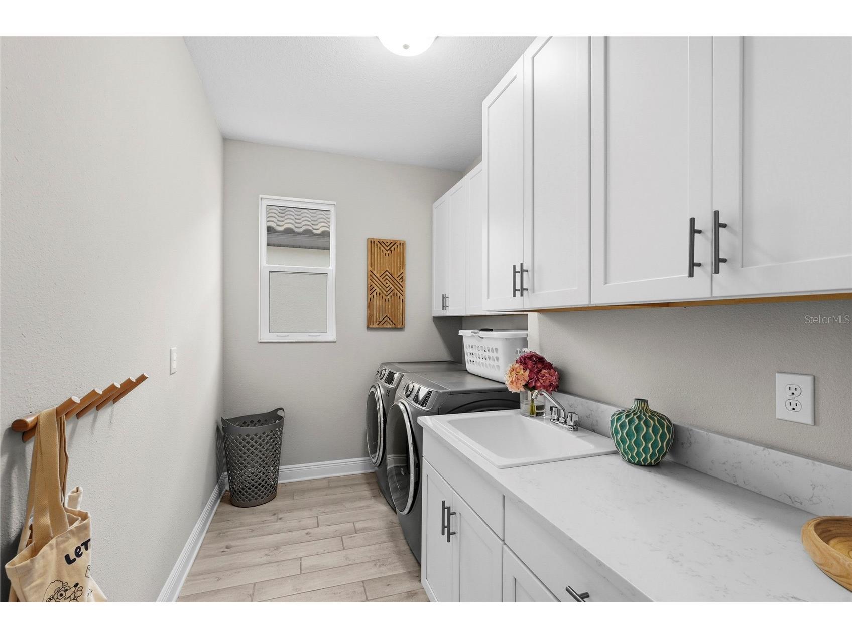 4762 Antrim Drive Sarasota FL 34240 A4687558 image54