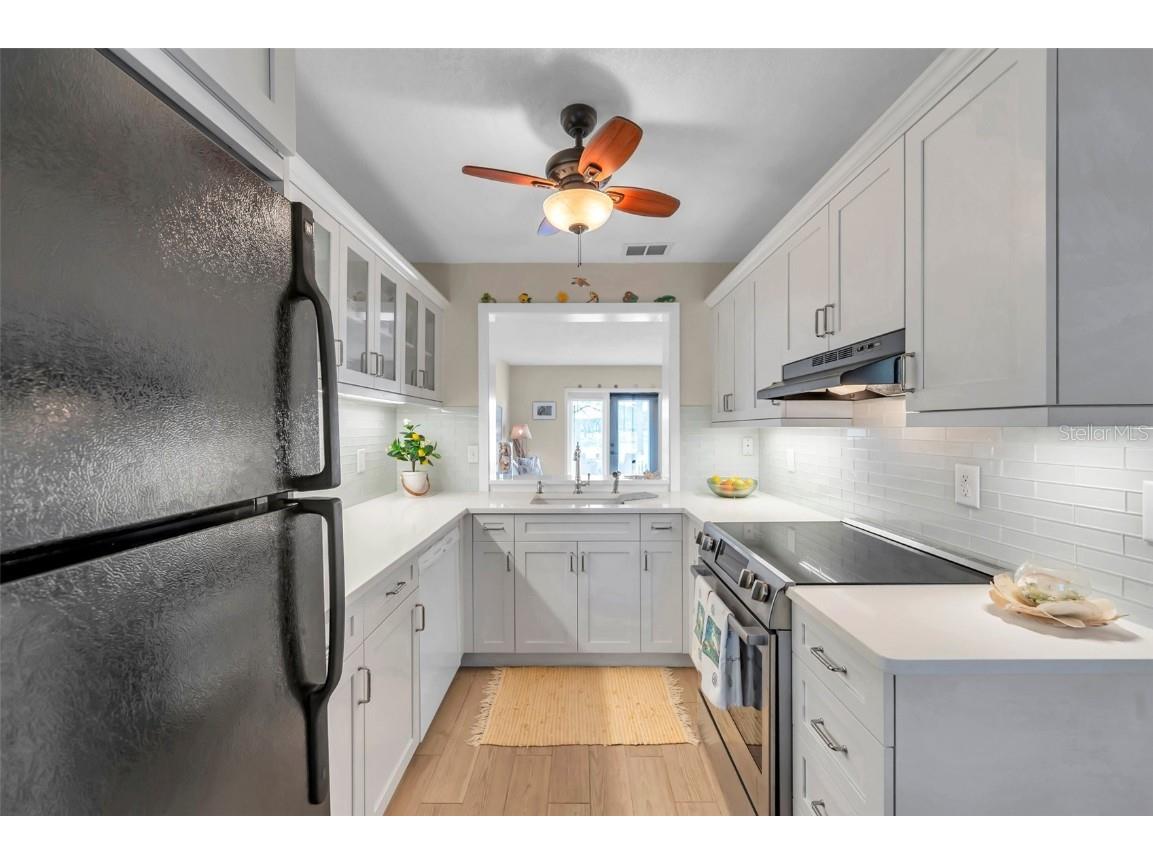 4766 Snook Drive SE Saint Petersburg FL 33705 TB8362298 image5