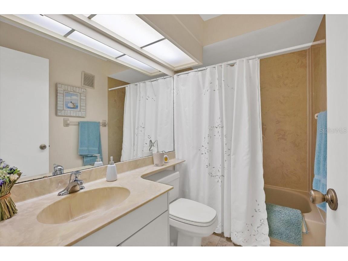 4767 Winslow Beacon #25 Sarasota FL 34235 A4653785 image24