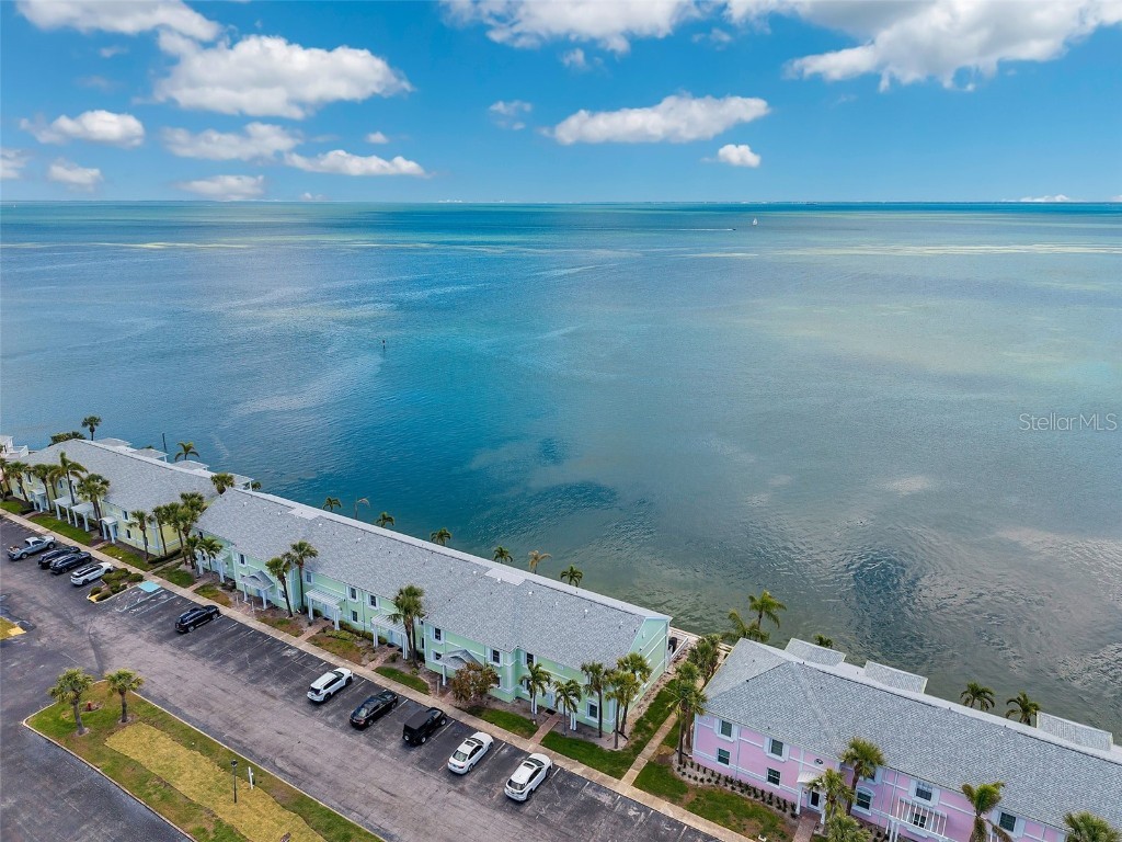 4768 Coquina Key Drive SE Saint Petersburg FL 33705 TB8375137 image1