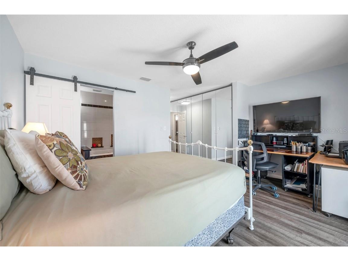 4768 Coquina Key Drive SE Saint Petersburg FL 33705 TB8375137 image21