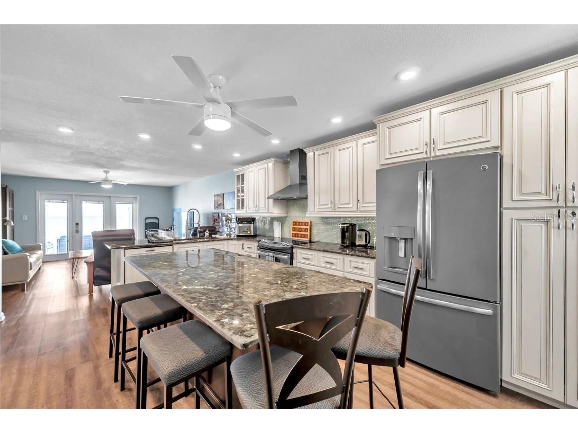 4768 Coquina Key Drive SE Saint Petersburg FL 33705 TB8375137 image3