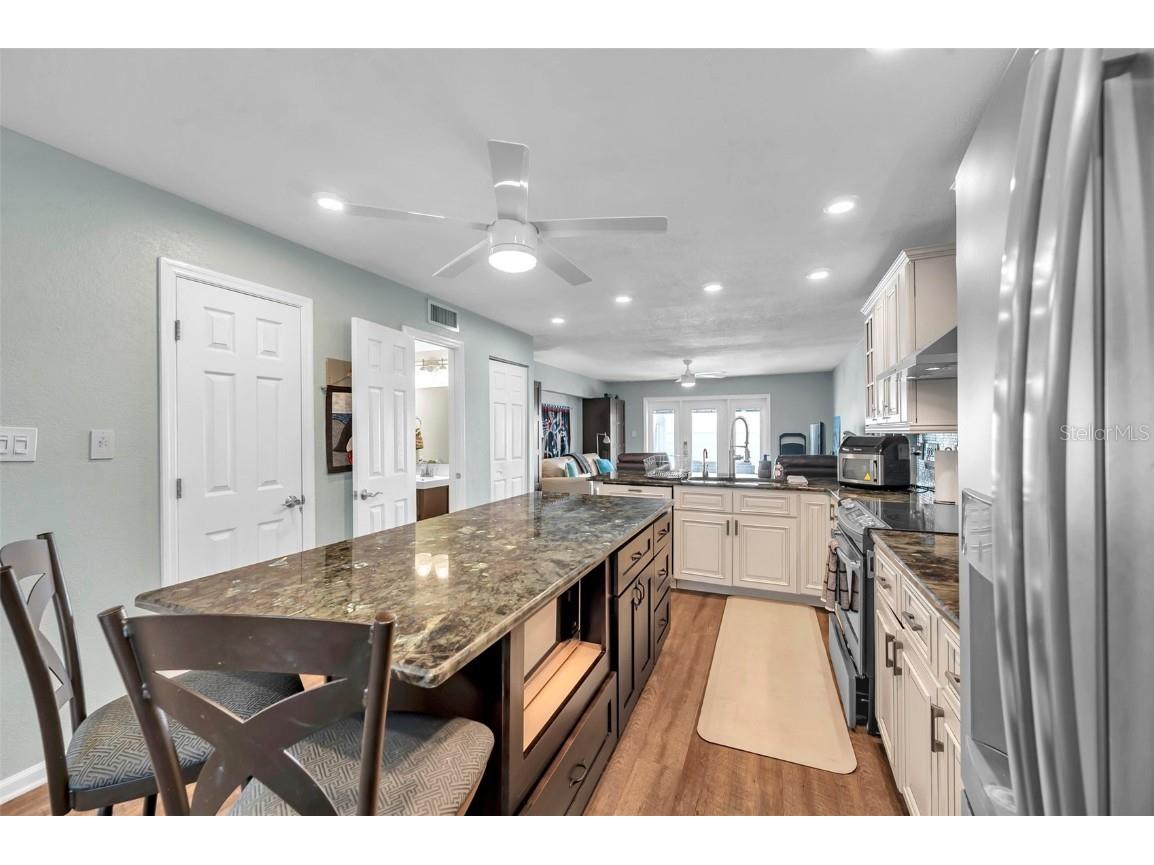 4768 Coquina Key Drive SE Saint Petersburg FL 33705 TB8375137 image6