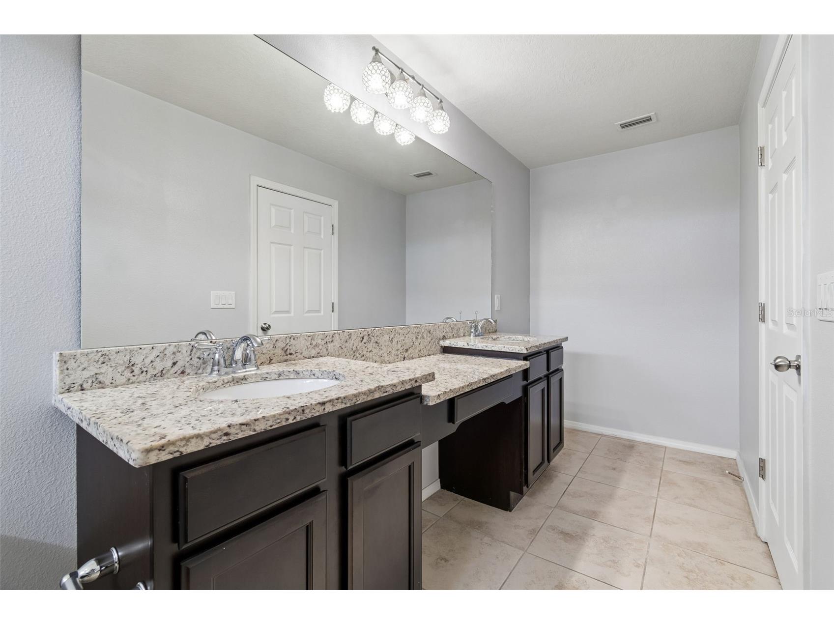 4768 White Sanderling Court Tampa FL 33619 TB8506552 image34