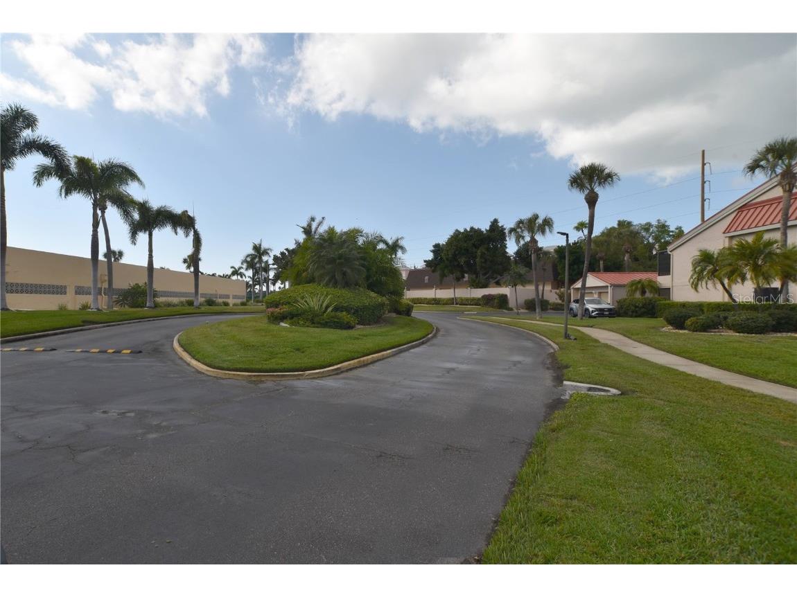 4770 Brittany Drive S #16 Saint Petersburg FL 33715 TB8448332 image72