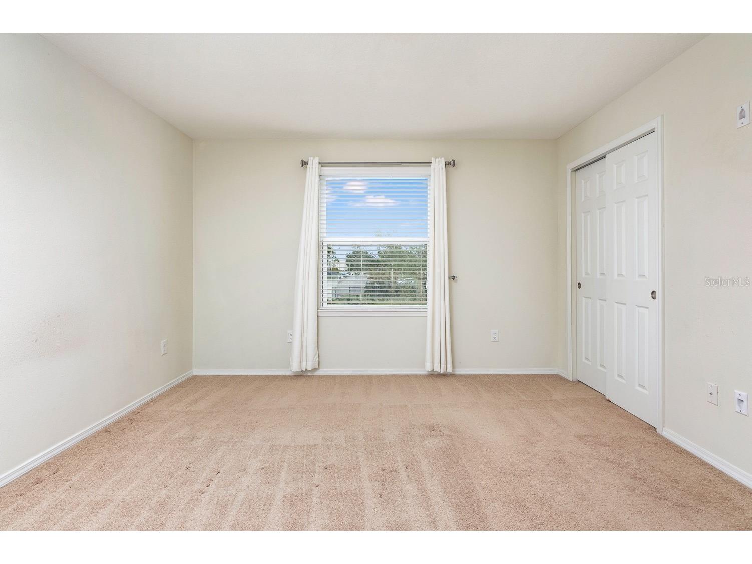 4770 White Sanderling Court Tampa FL 33619 TB8526523 image16