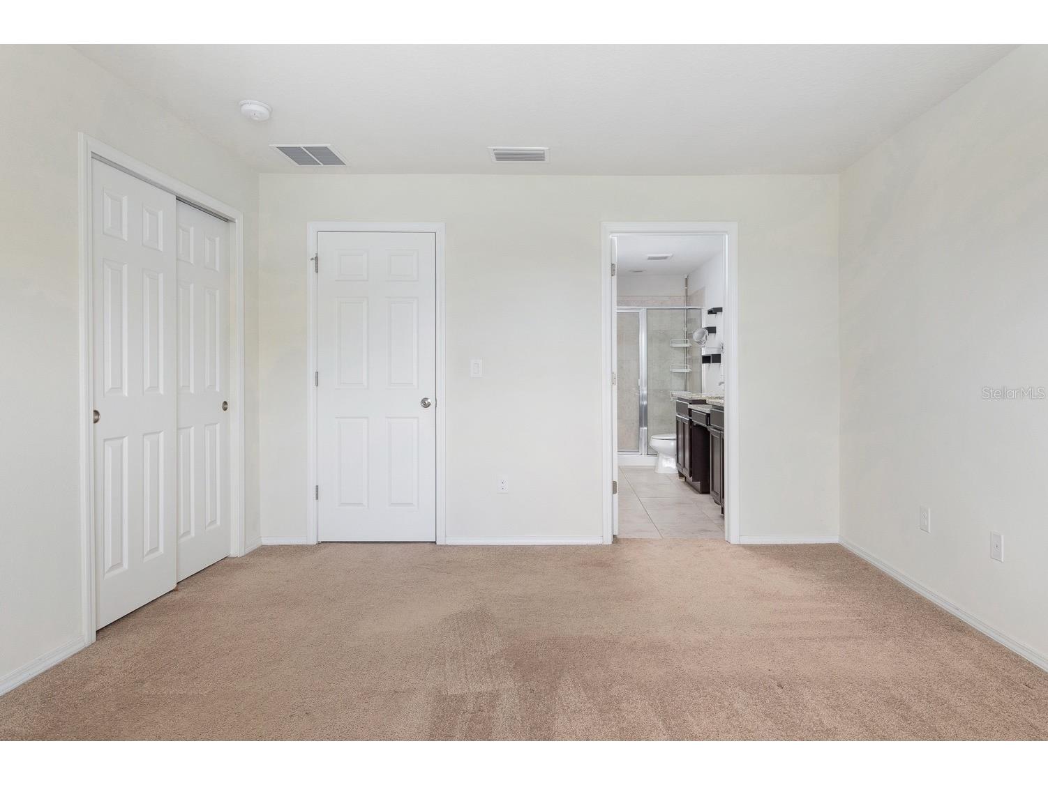 4770 White Sanderling Court Tampa FL 33619 TB8526523 image17