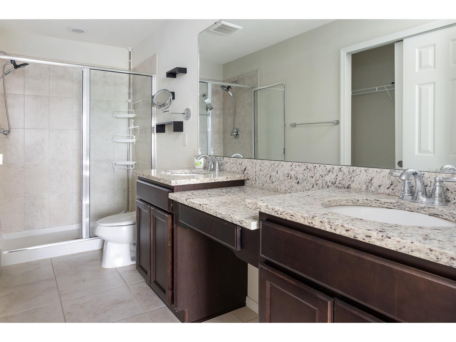 4770 White Sanderling Court Tampa FL 33619 TB8526523 image18