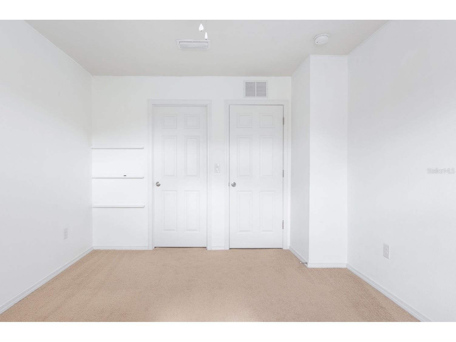 4770 White Sanderling Court Tampa FL 33619 TB8526523 image21