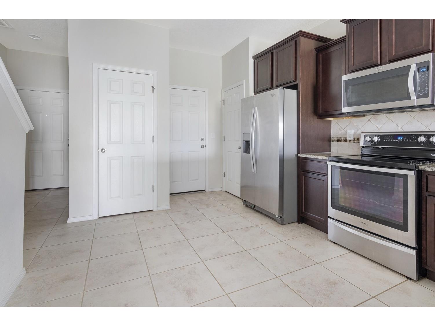 4770 White Sanderling Court Tampa FL 33619 TB8526523 image8