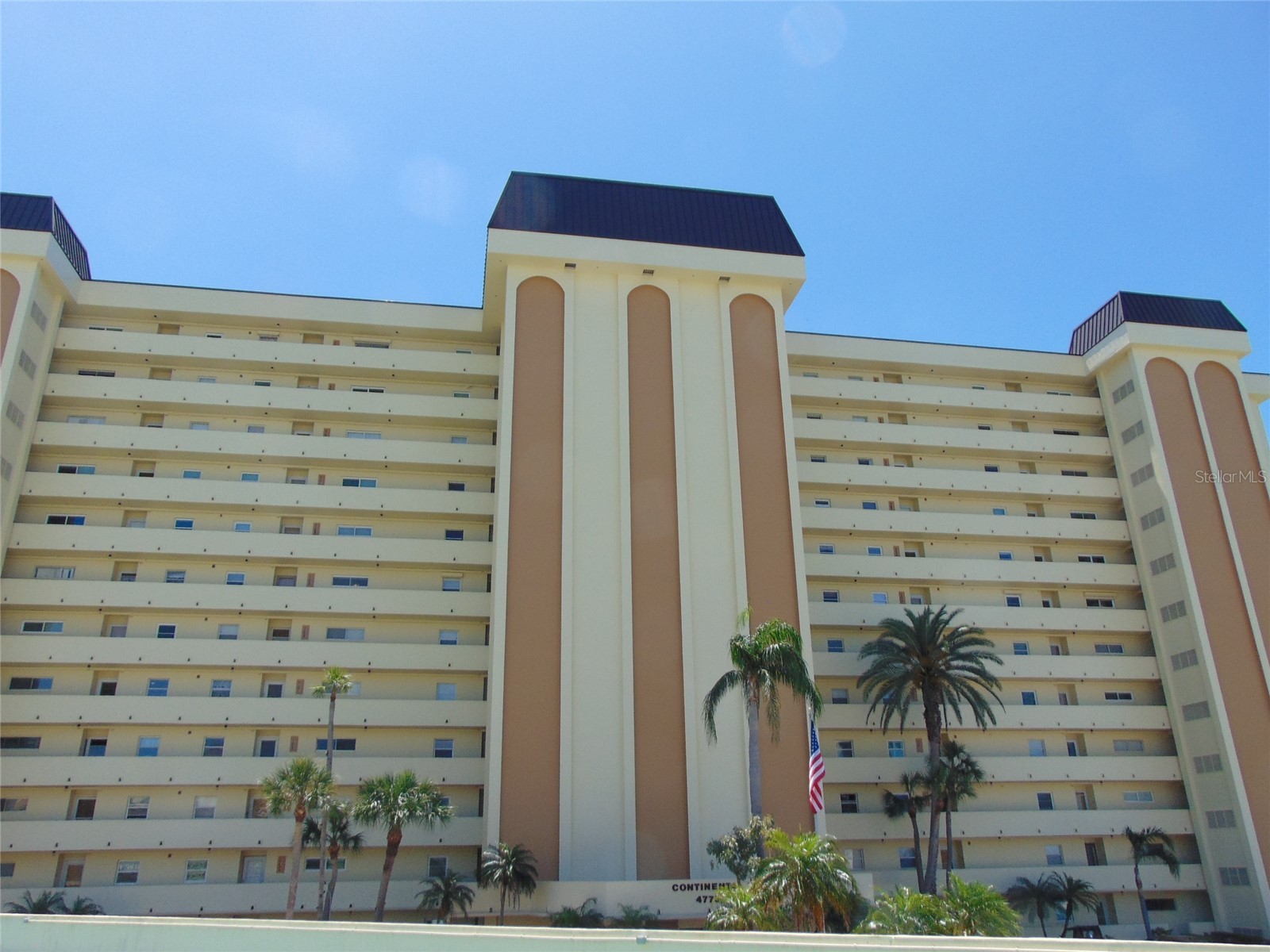 4775 Cove Cir Circle N #104 Saint Petersburg FL 33708 TB8501136 image1
