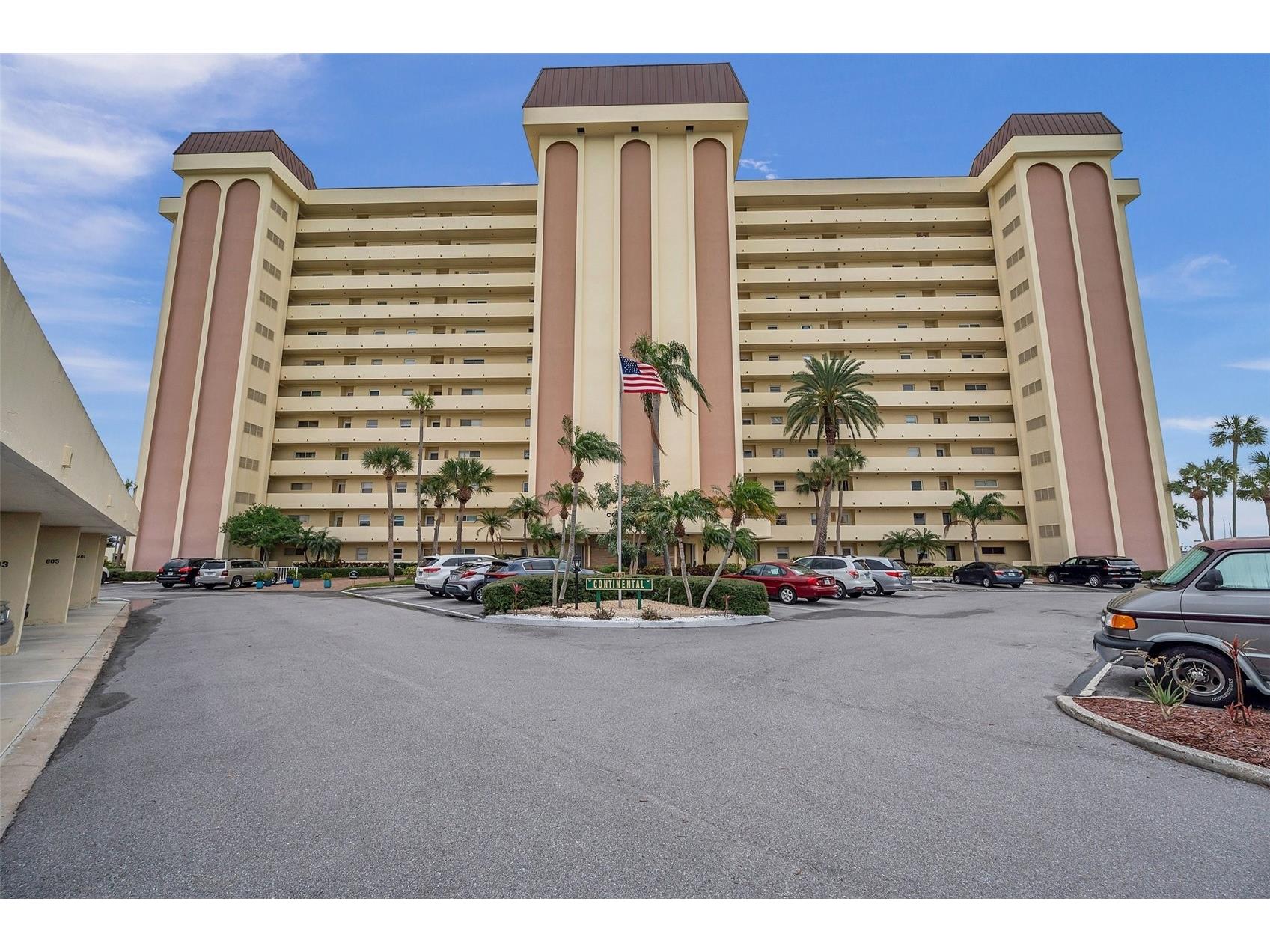 4775 Cove Cir Circle N #104 Saint Petersburg FL 33708 TB8501136 image2