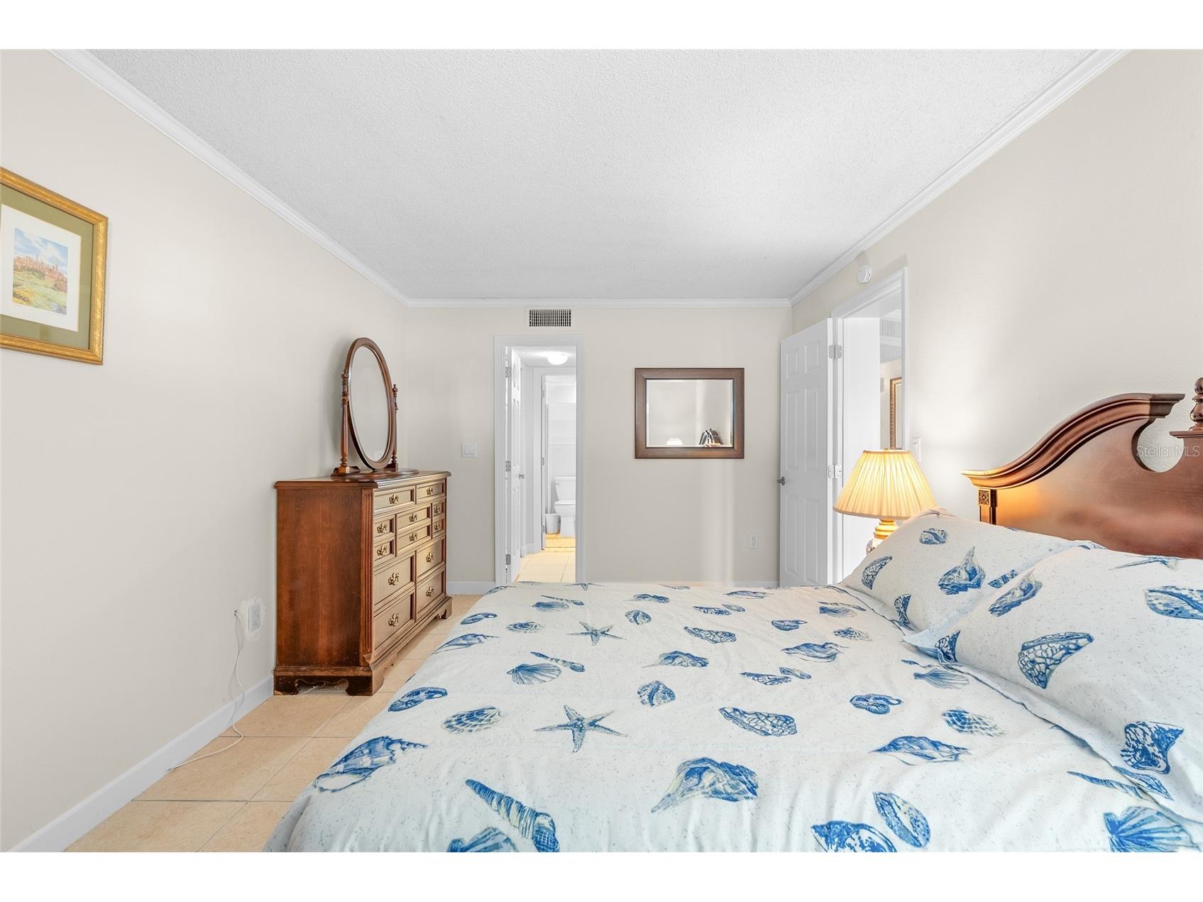 4775 Cove Cir Circle N #104 Saint Petersburg FL 33708 TB8501136 image23