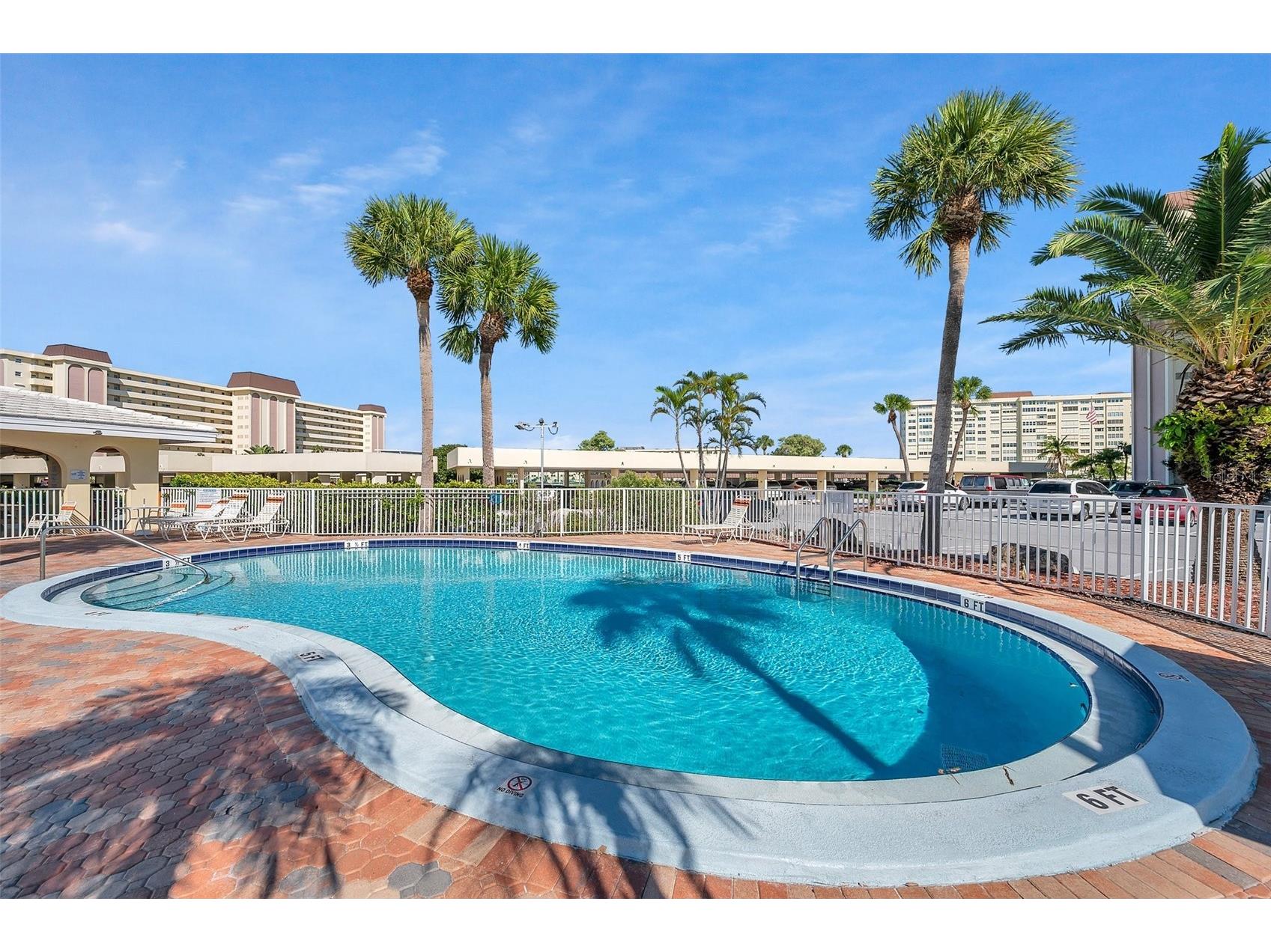 4775 Cove Cir Circle N #104 Saint Petersburg FL 33708 TB8501136 image38