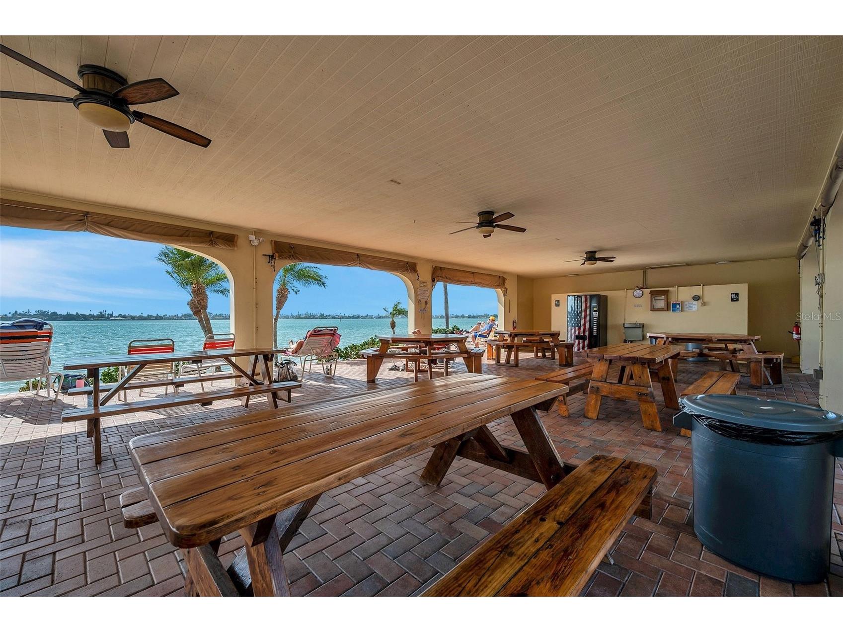 4775 Cove Cir Circle N #104 Saint Petersburg FL 33708 TB8501136 image40