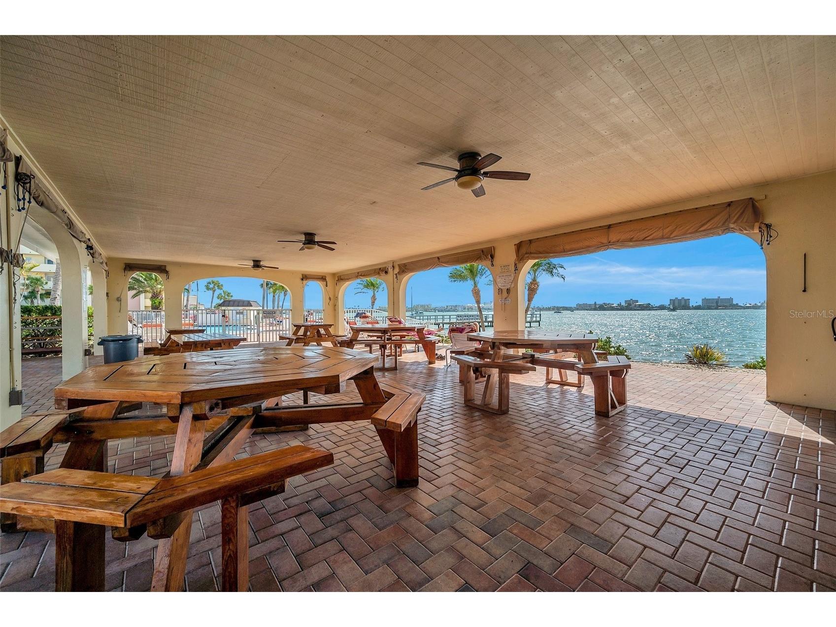 4775 Cove Cir Circle N #104 Saint Petersburg FL 33708 TB8501136 image41