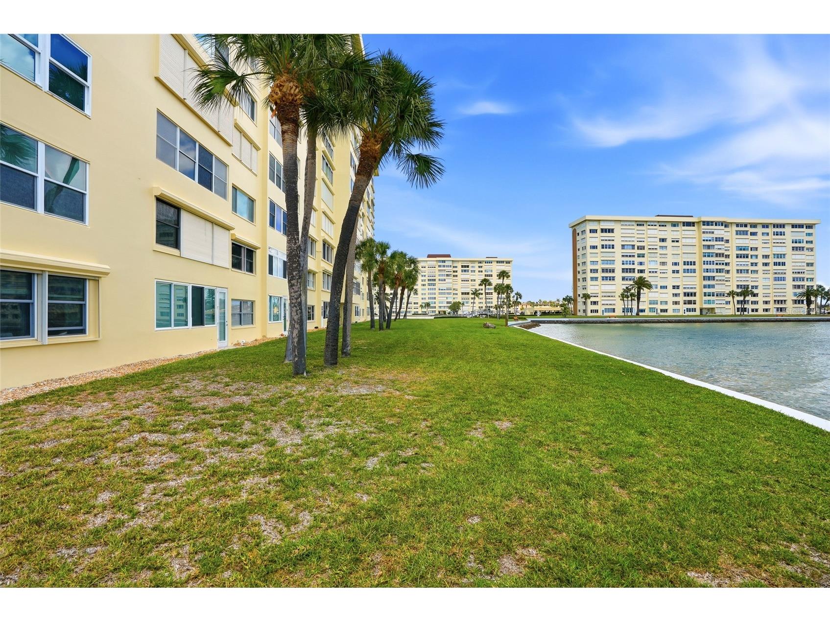 4775 Cove Cir Circle N #104 Saint Petersburg FL 33708 TB8501136 image55