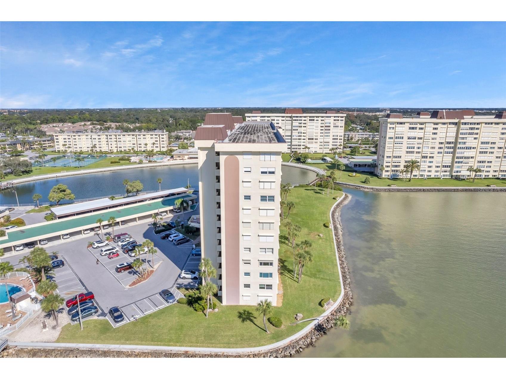 4775 Cove Cir Circle N #104 Saint Petersburg FL 33708 TB8501136 image57