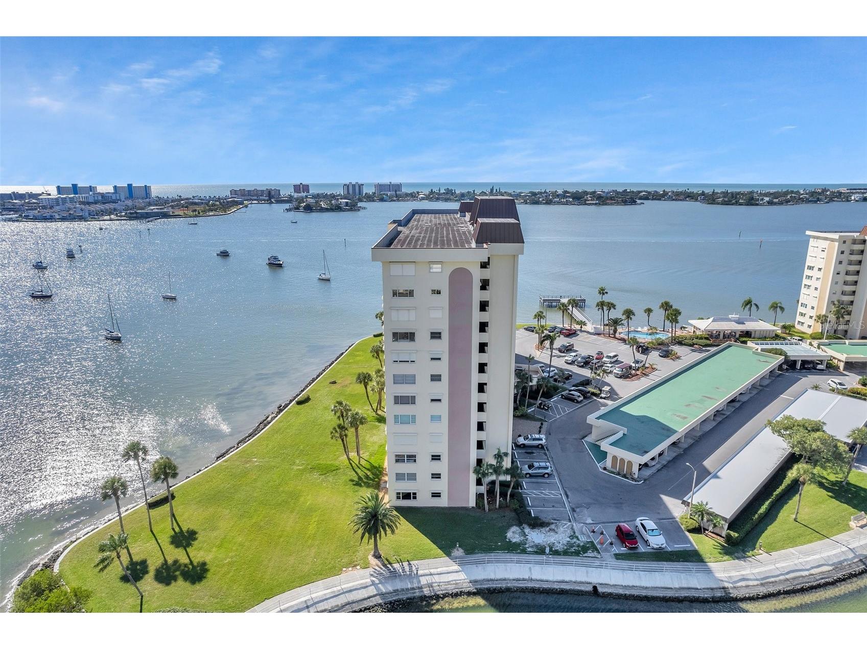 4775 Cove Cir Circle N #104 Saint Petersburg FL 33708 TB8501136 image58
