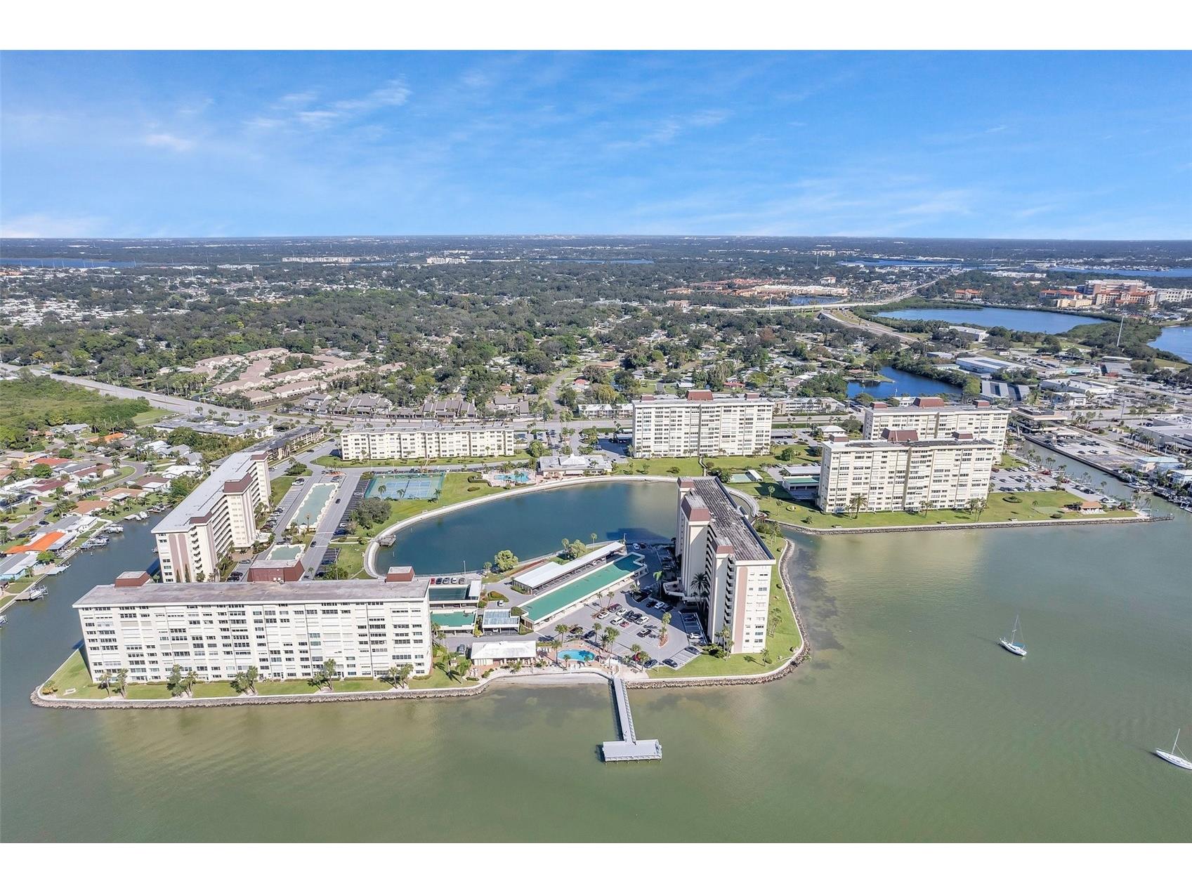 4775 Cove Cir Circle N #104 Saint Petersburg FL 33708 TB8501136 image59