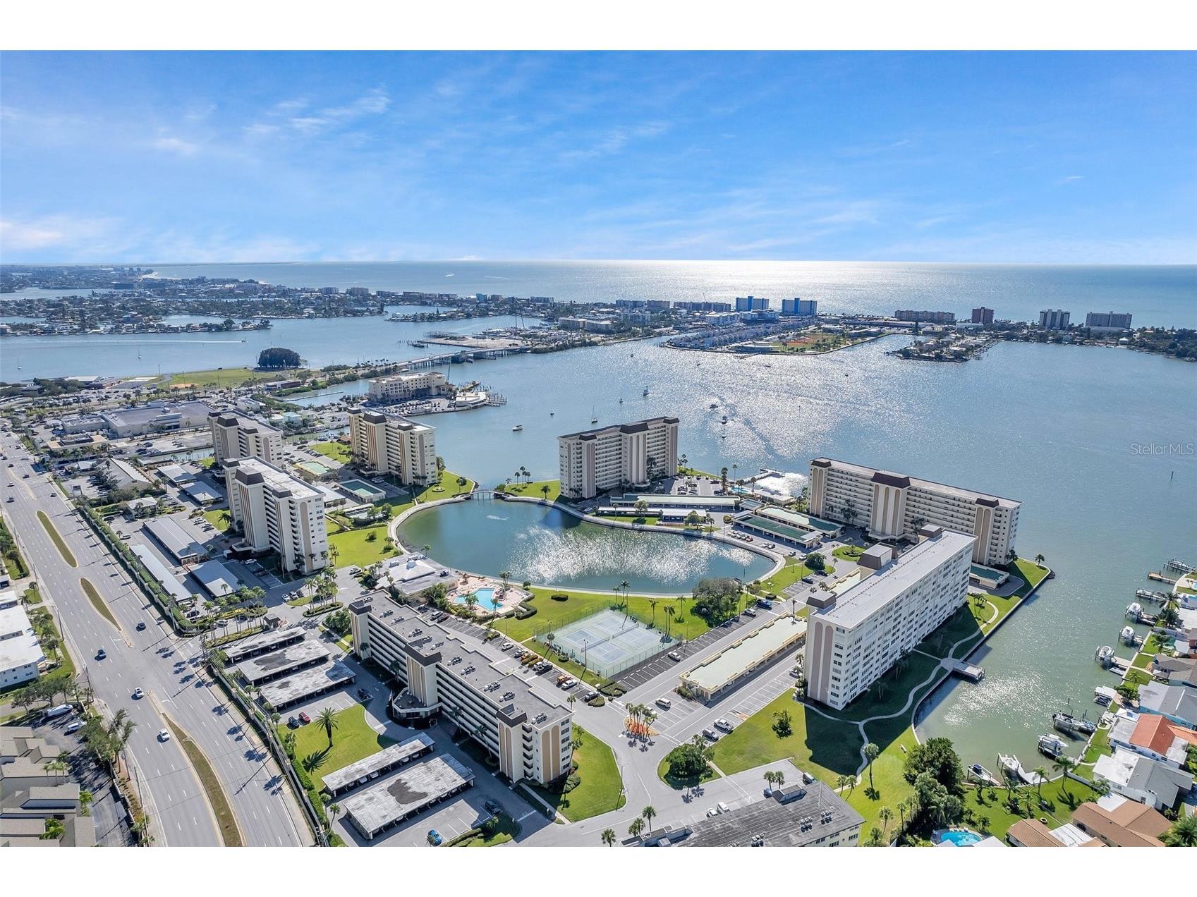 4775 Cove Cir Circle N #104 Saint Petersburg FL 33708 TB8501136 image60