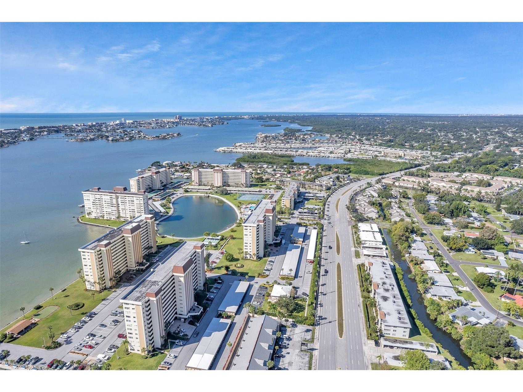 4775 Cove Cir Circle N #104 Saint Petersburg FL 33708 TB8501136 image61