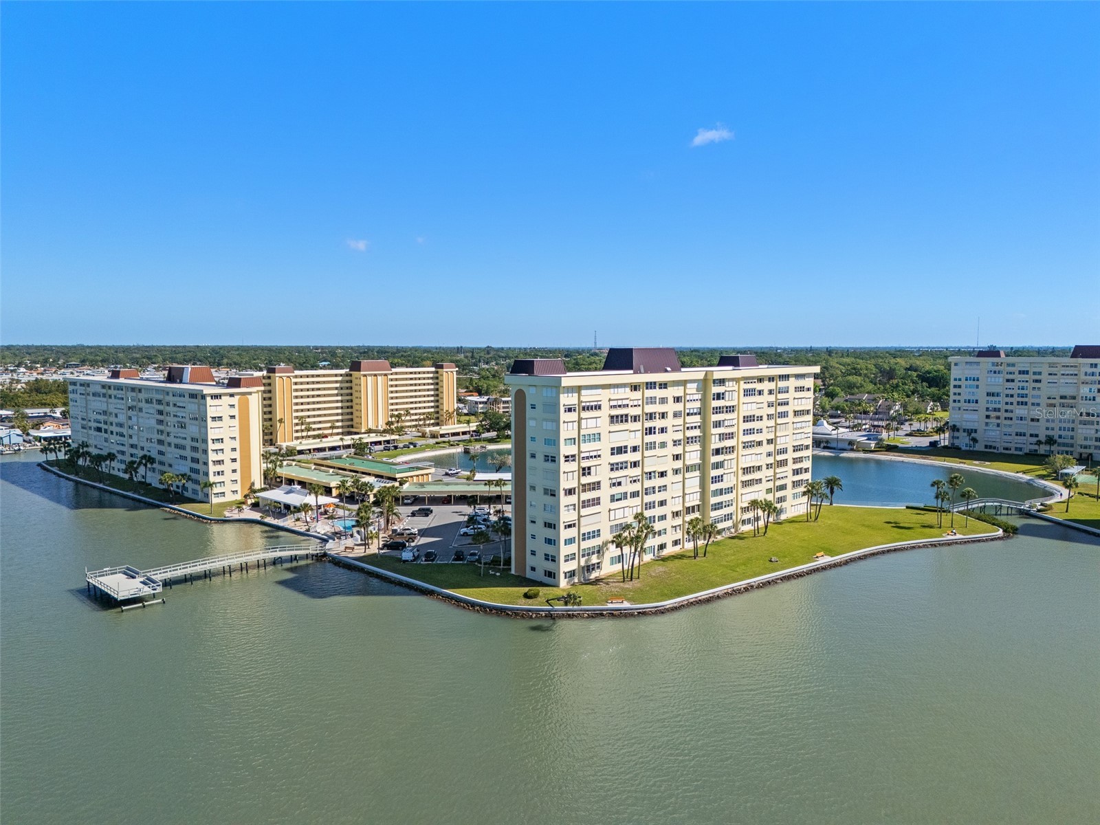 4775 Cove Circle #103 Saint Petersburg FL 33708 - BOCA CIEGA BAY O6398514 image1