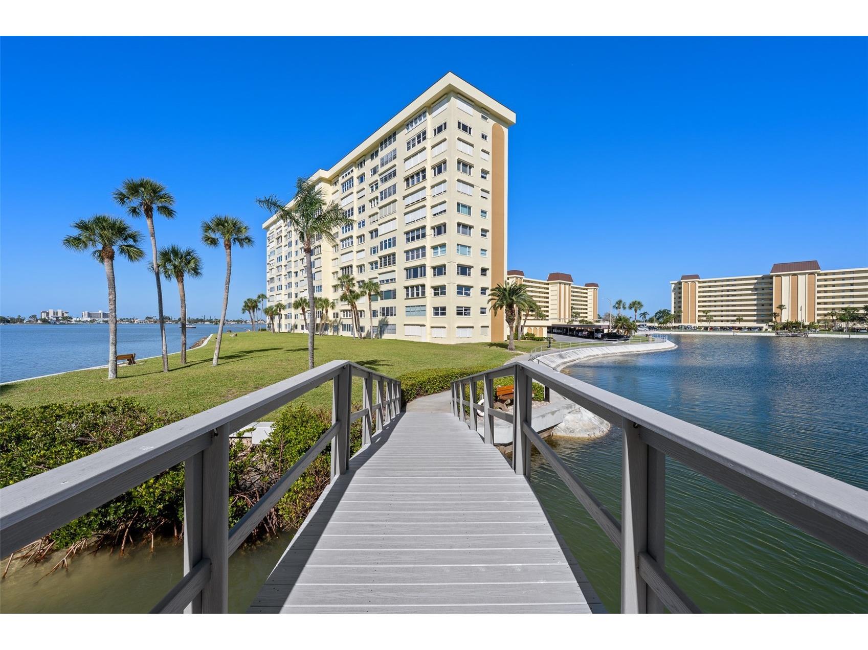 4775 Cove Circle #103 Saint Petersburg FL 33708 - BOCA CIEGA BAY O6398514 image54