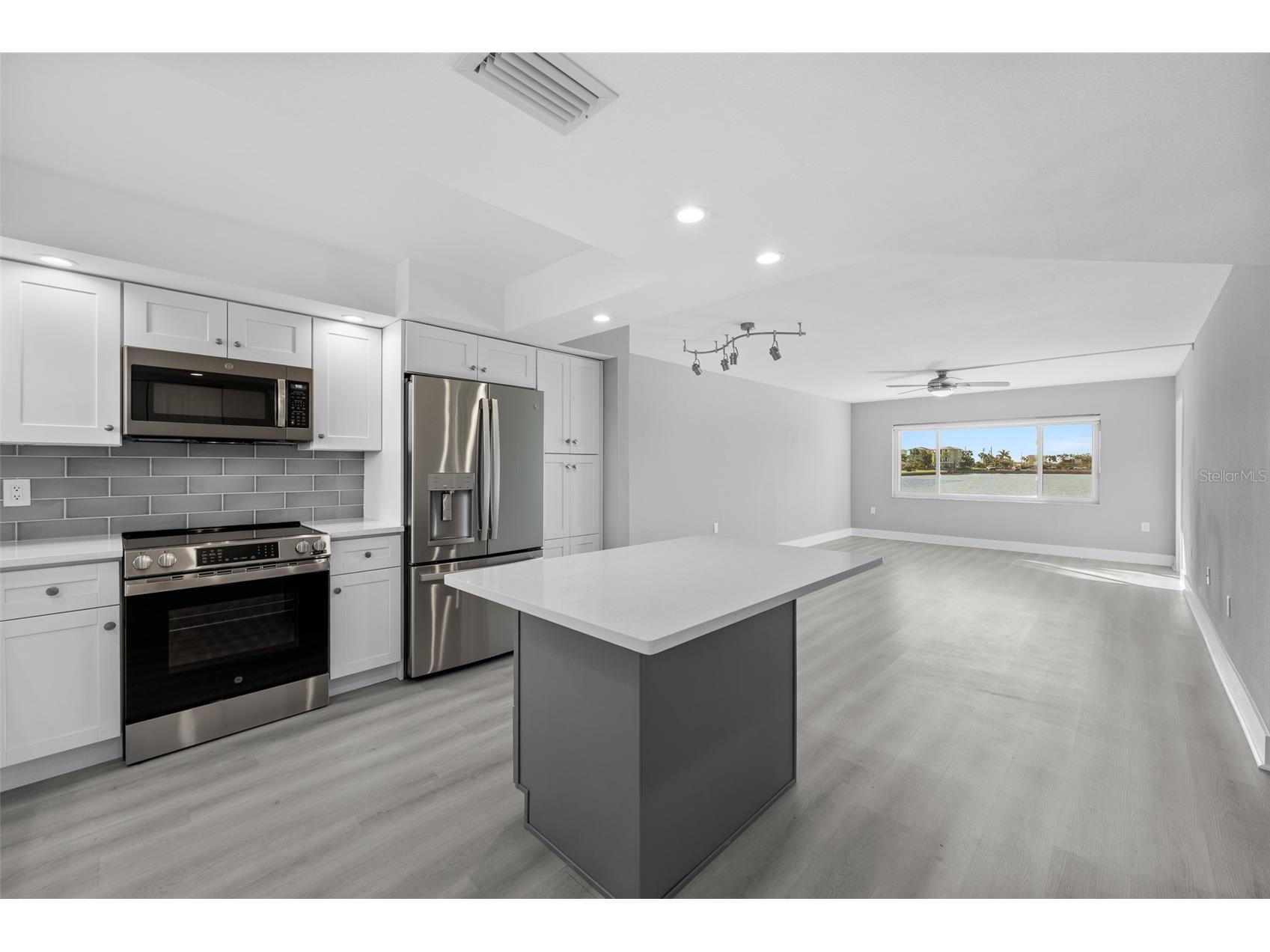 4775 Cove Circle #103 Saint Petersburg FL 33708 - BOCA CIEGA BAY O6398514 image8