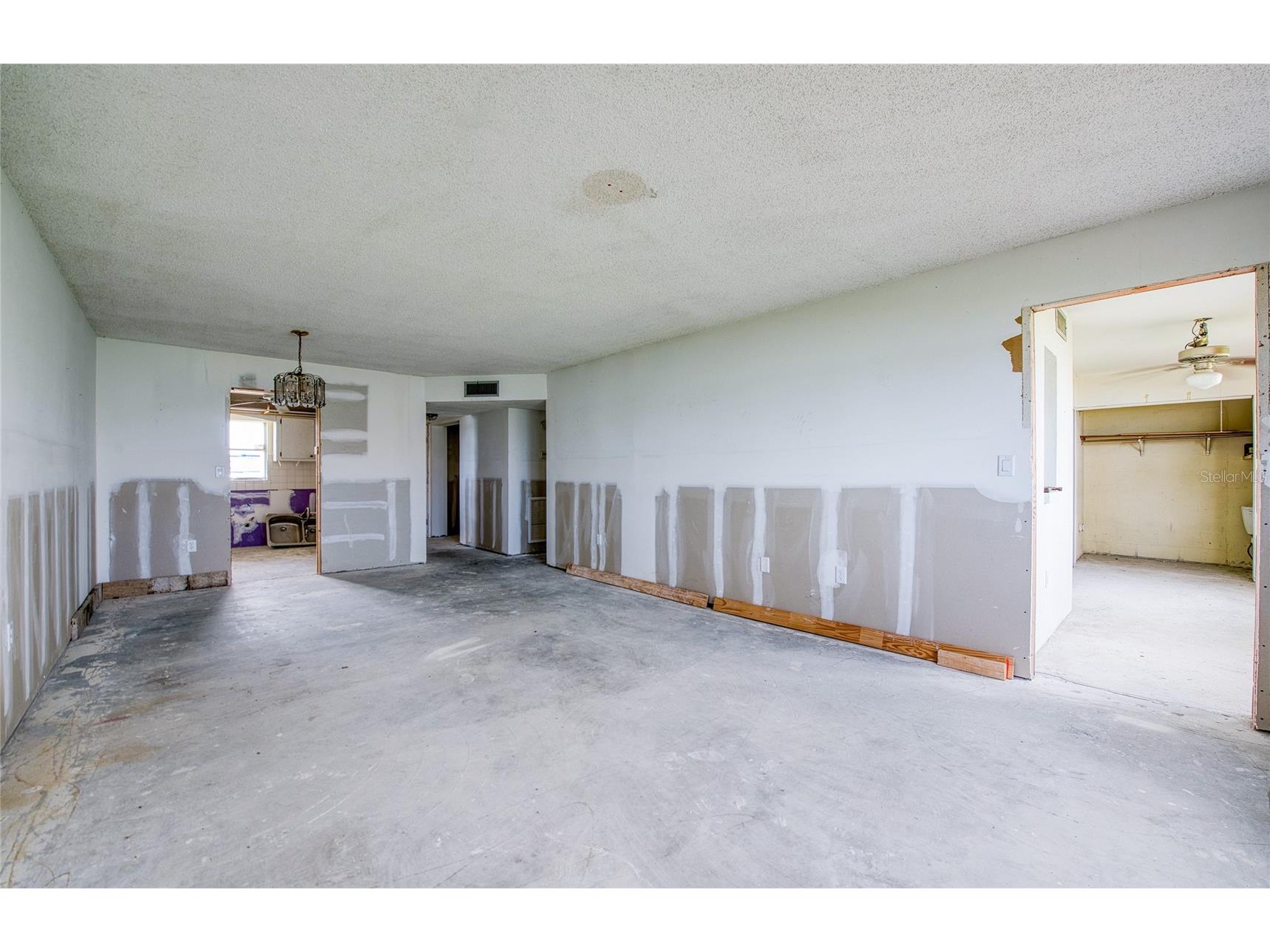 4775 Cove Circle #106 Saint Petersburg FL 33708 TB8496250 image16