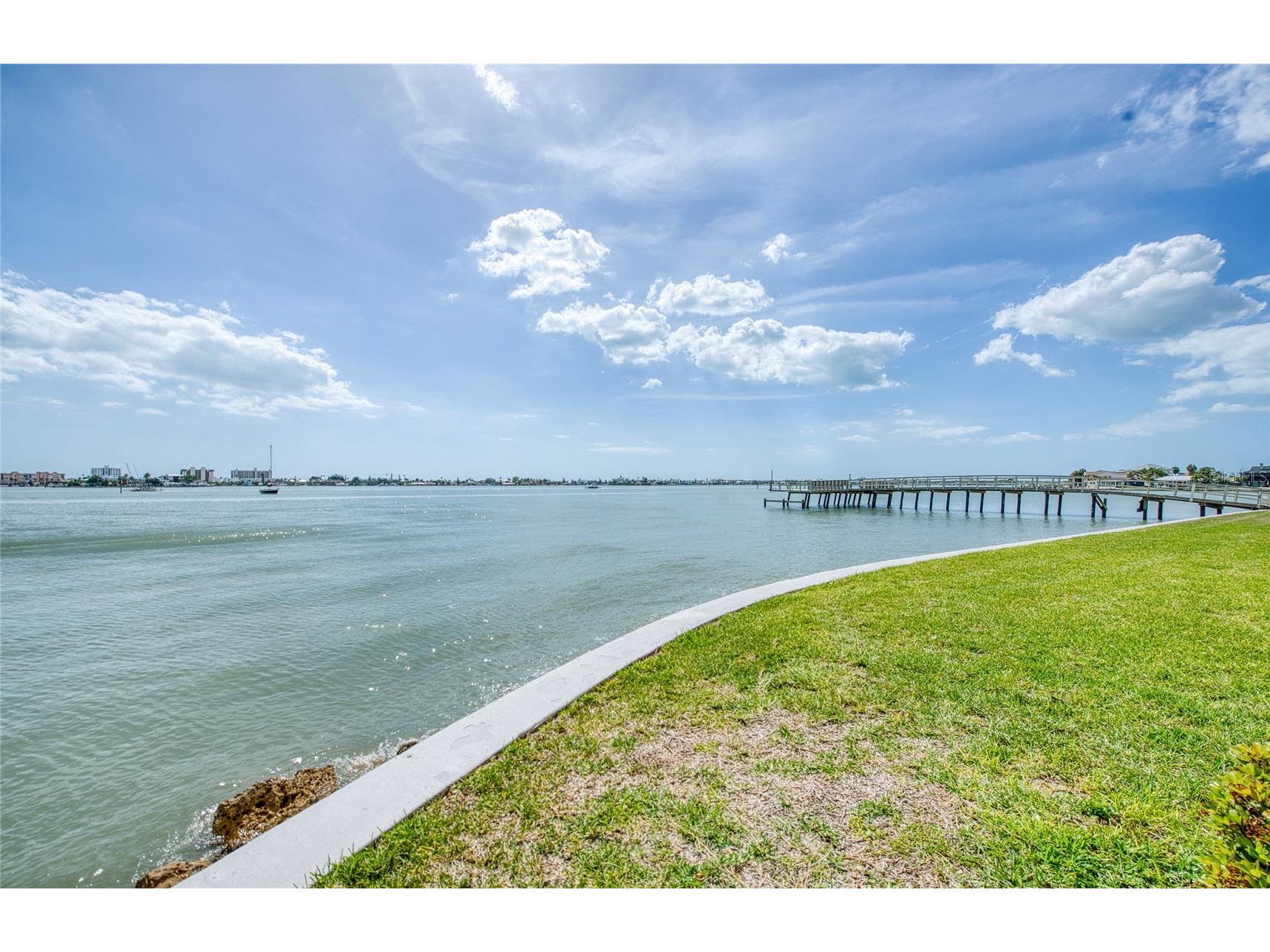 4775 Cove Circle #106 Saint Petersburg FL 33708 TB8496250 image7