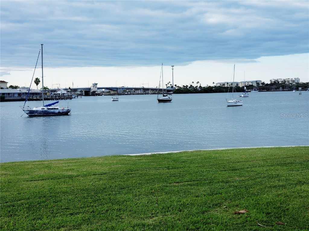 4775 Cove Circle #108 Saint Petersburg FL 33708 - BOCA CIEGA U8217917 image1