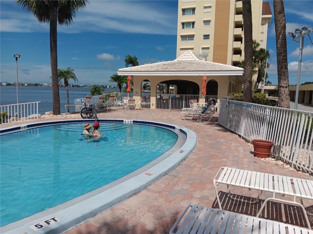 4775 Cove Circle #1102 Saint Petersburg FL 33708 - BOCA CIEGA BAY TB8425449 image3