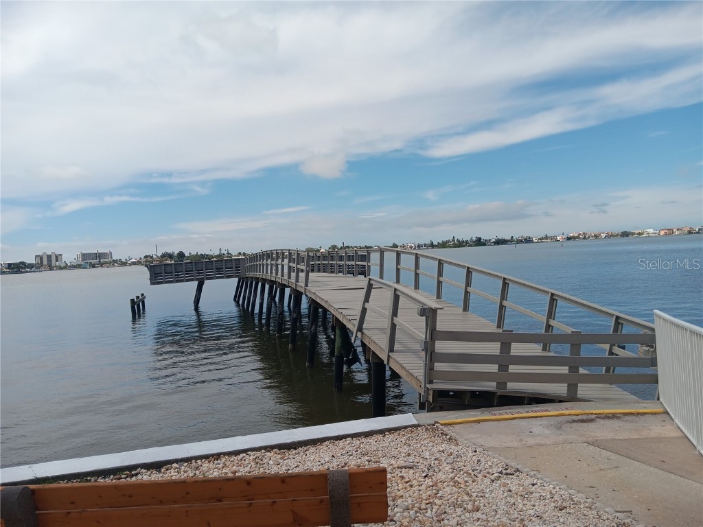 4775 Cove Circle #1102 Saint Petersburg FL 33708 - BOCA CIEGA BAY TB8425449 image4