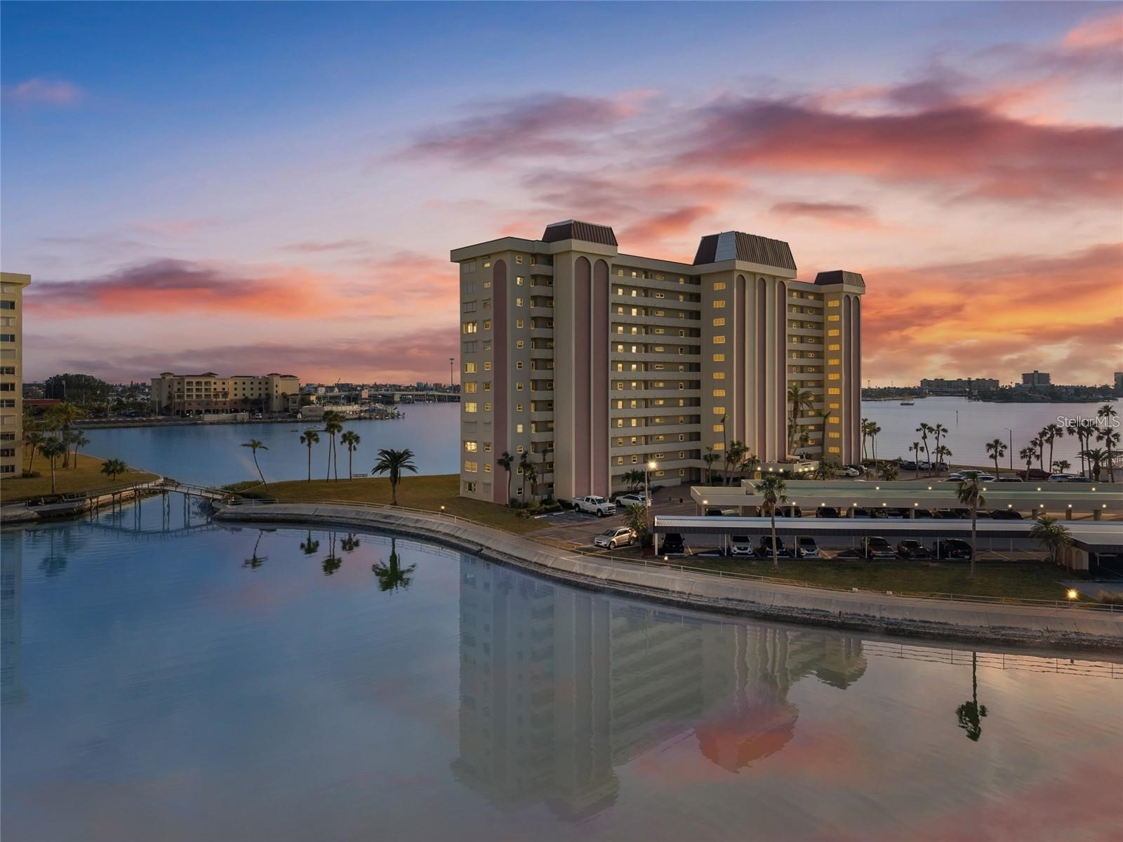 4775 Cove Circle #202 Saint Petersburg FL 33708 A4689692 image2