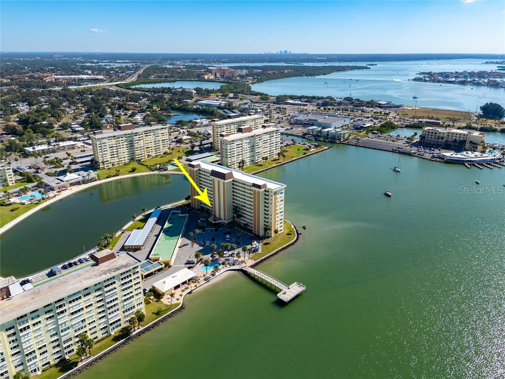 4775 Cove Circle #203 Saint Petersburg FL 33708 TB8449091 image1