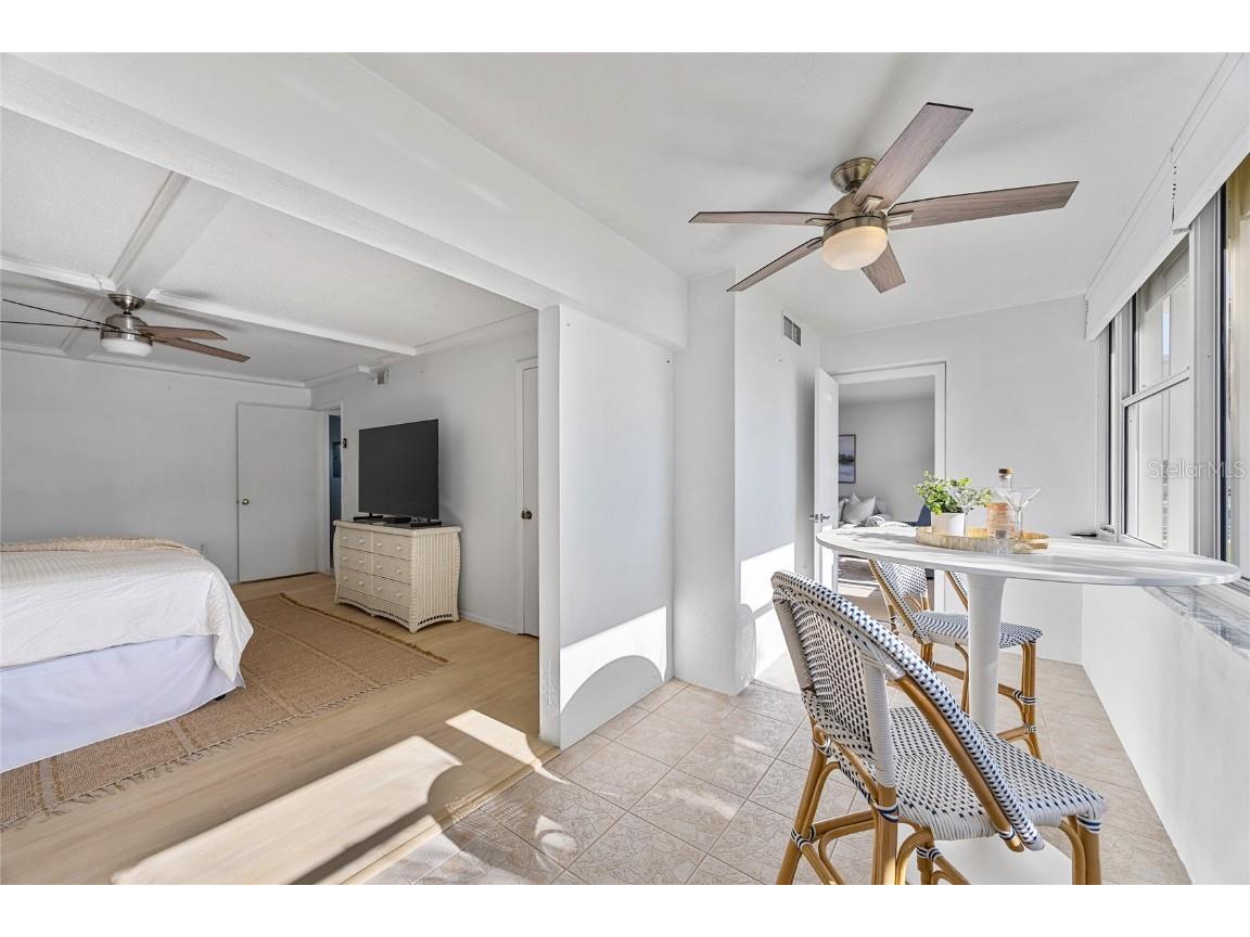 4775 Cove Circle #203 Saint Petersburg FL 33708 TB8449091 image18