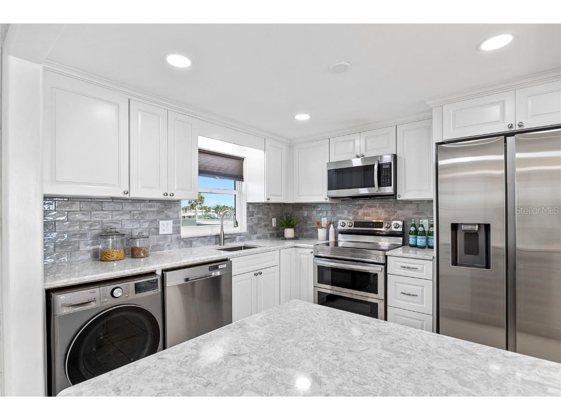 4775 Cove Circle #203 Saint Petersburg FL 33708 TB8449091 image4