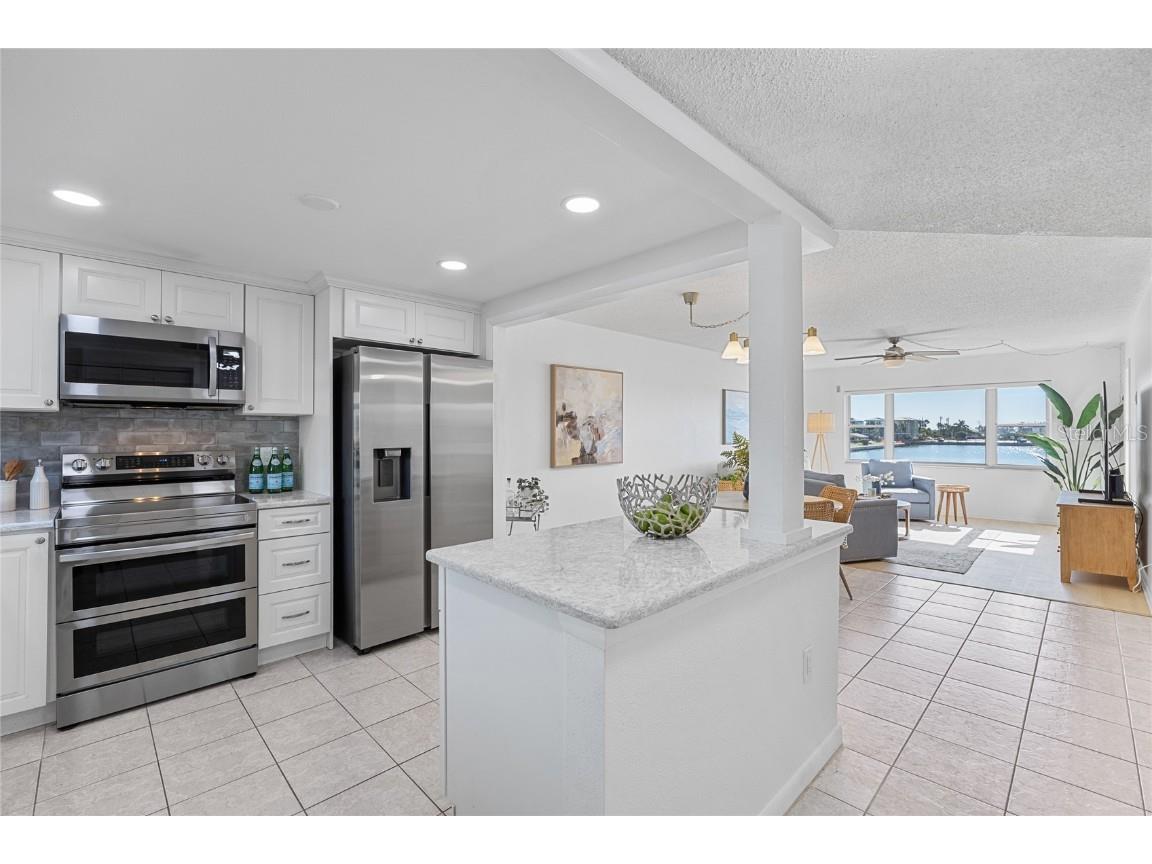 4775 Cove Circle #203 Saint Petersburg FL 33708 TB8449091 image5