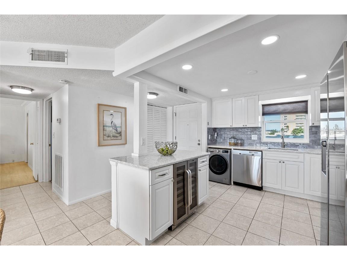 4775 Cove Circle #203 Saint Petersburg FL 33708 TB8449091 image6