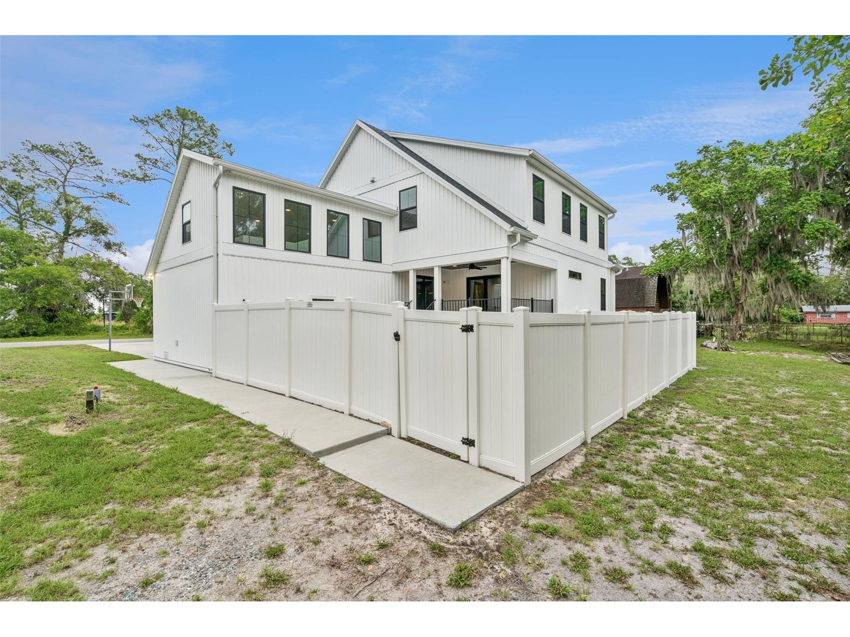4777 Cr 306a Lake Panasoffkee FL 33538 OM724676 image61