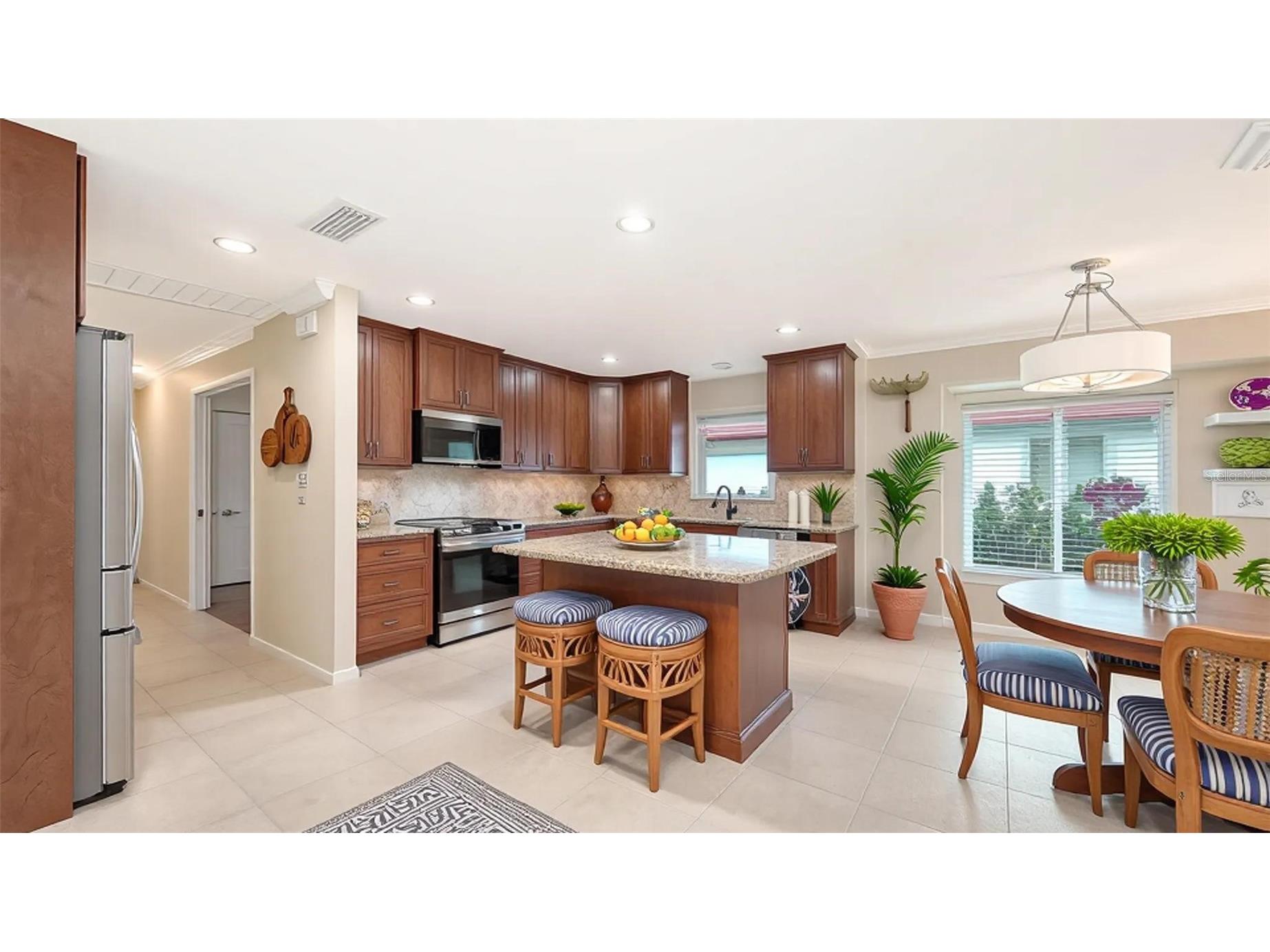 4777 Ringwood Meadow Sarasota FL 34235 A4698631 image10