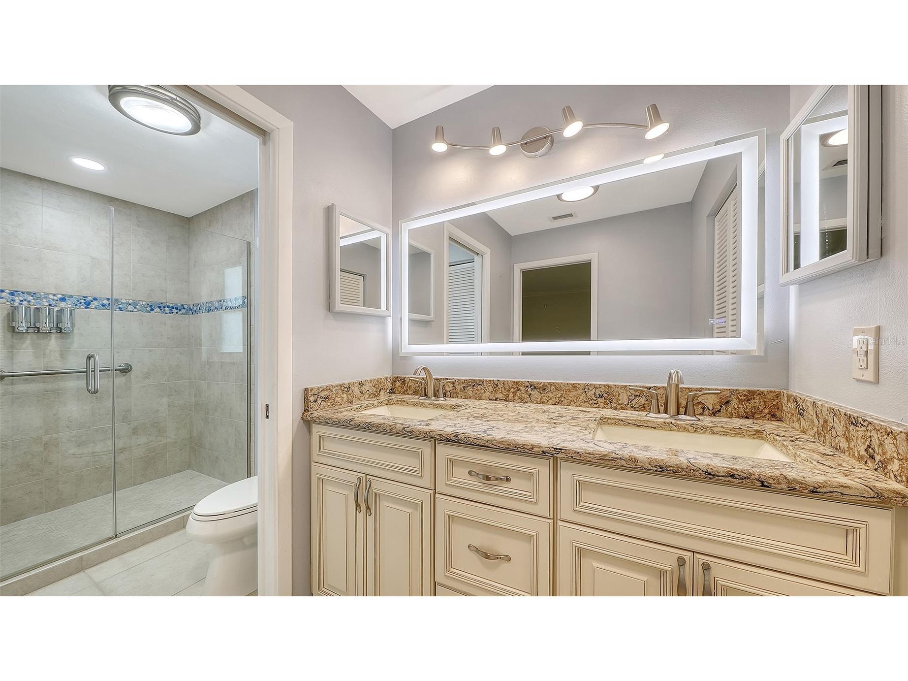 4777 Ringwood Meadow Sarasota FL 34235 A4698631 image15