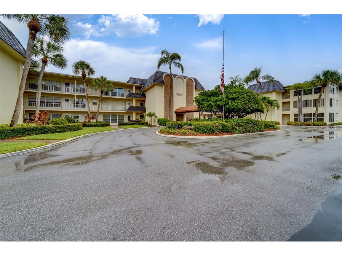 4780 Cove Circle #209 Saint Petersburg FL 33708 U8176533 image1