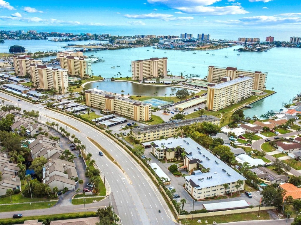 4780 Cove Circle #308 Saint Petersburg FL 33708 - BOCA CIEGA BAY T3478847 image1