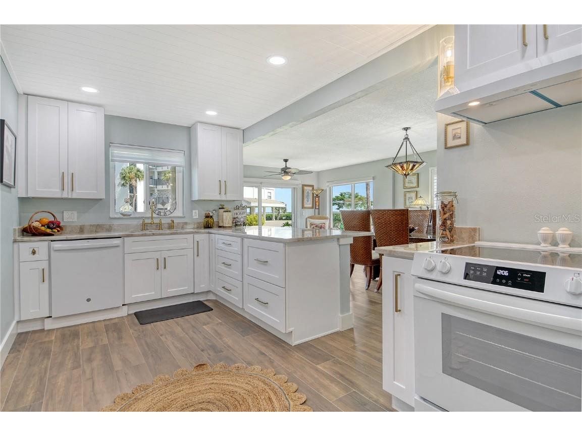 4780 Gulf Of Mexico Dr. Villa 5 Longboat Key FL 34228 - SARASOTA BAY ICW A4668115 image5