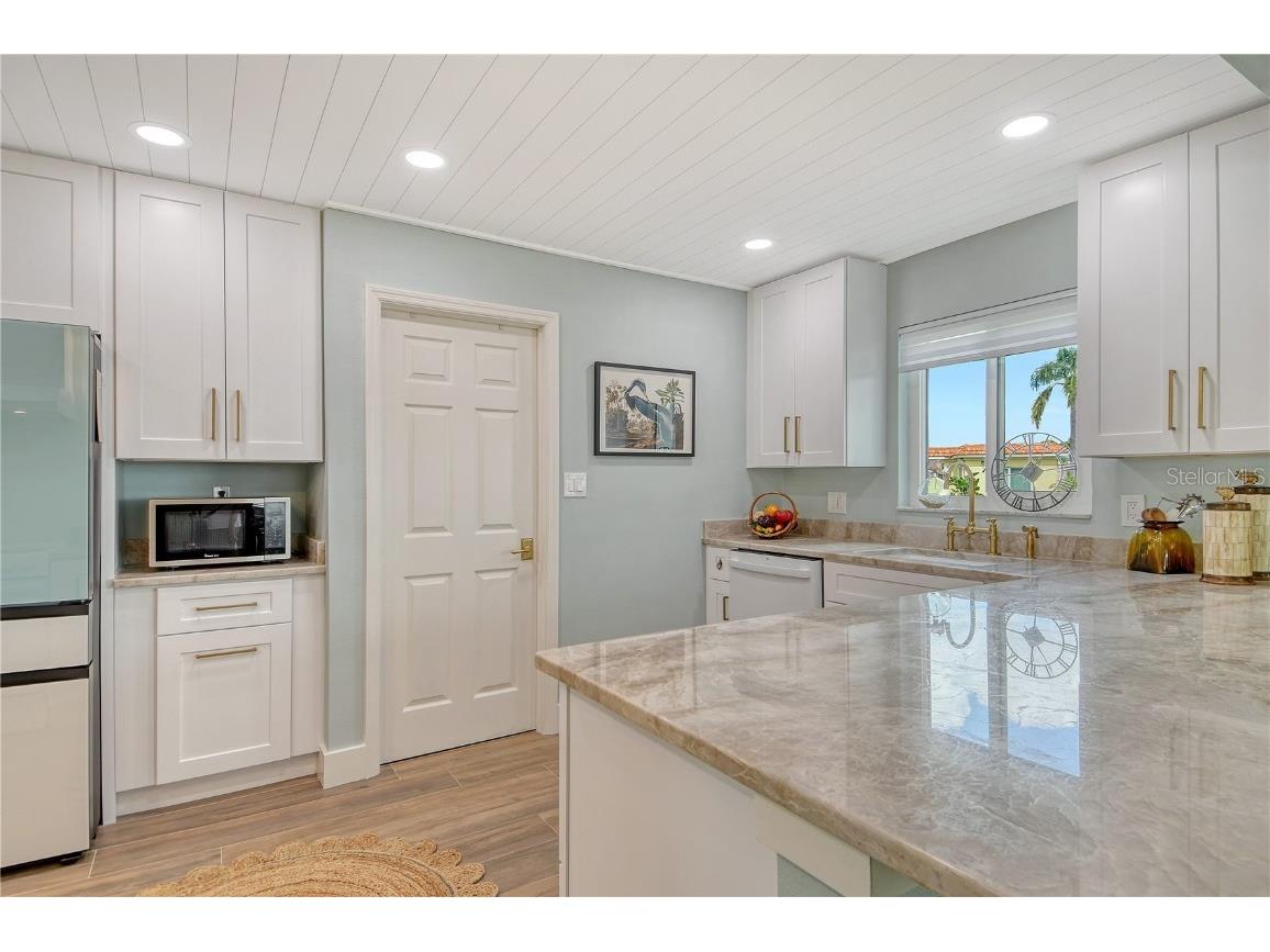 4780 Gulf Of Mexico Dr. Villa 5 Longboat Key FL 34228 - SARASOTA BAY ICW A4668115 image7