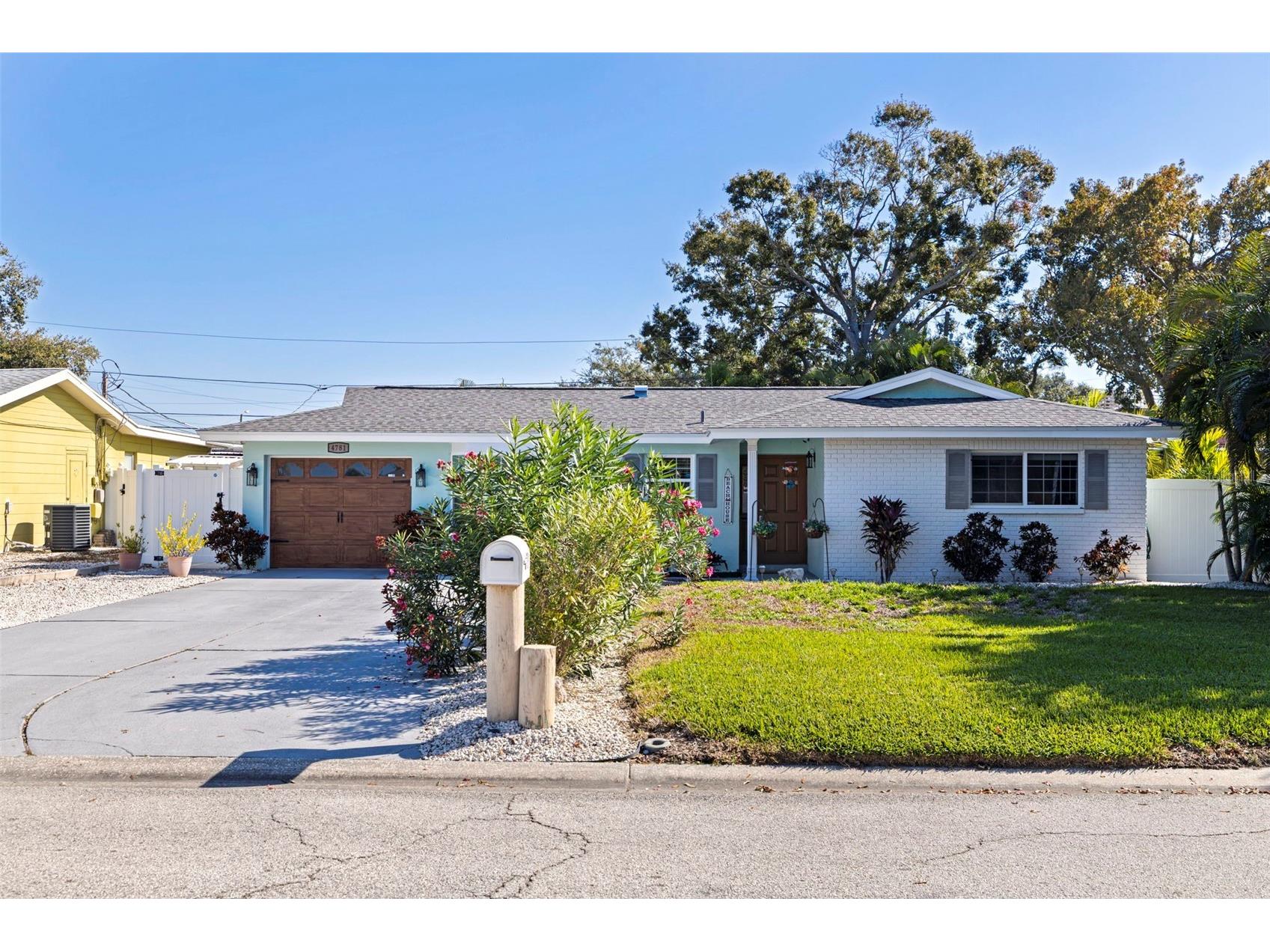 4781 97th Way N Saint Petersburg FL 33708 TB8451144 image1