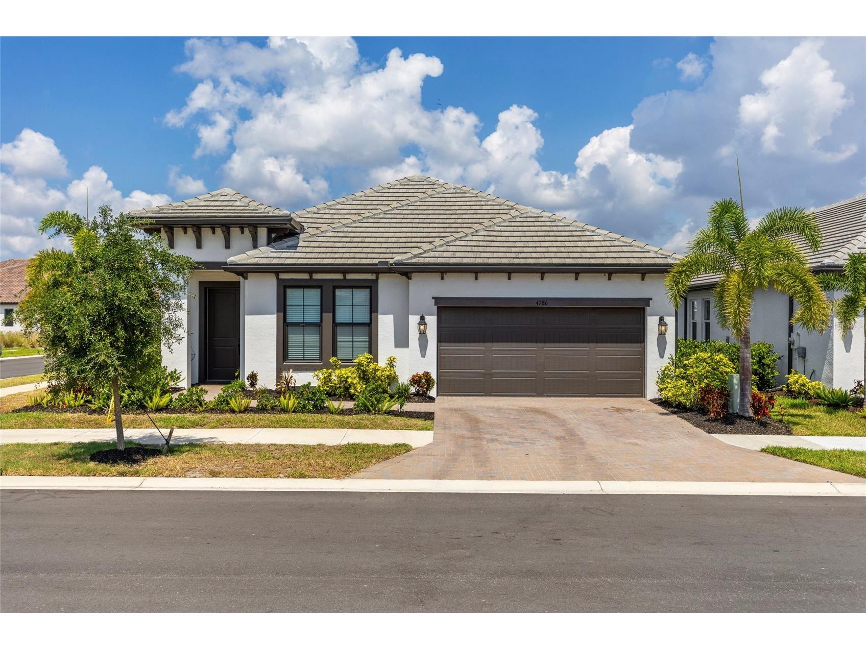 4786 Antrim Drive Sarasota FL 34240 A4681385 image1
