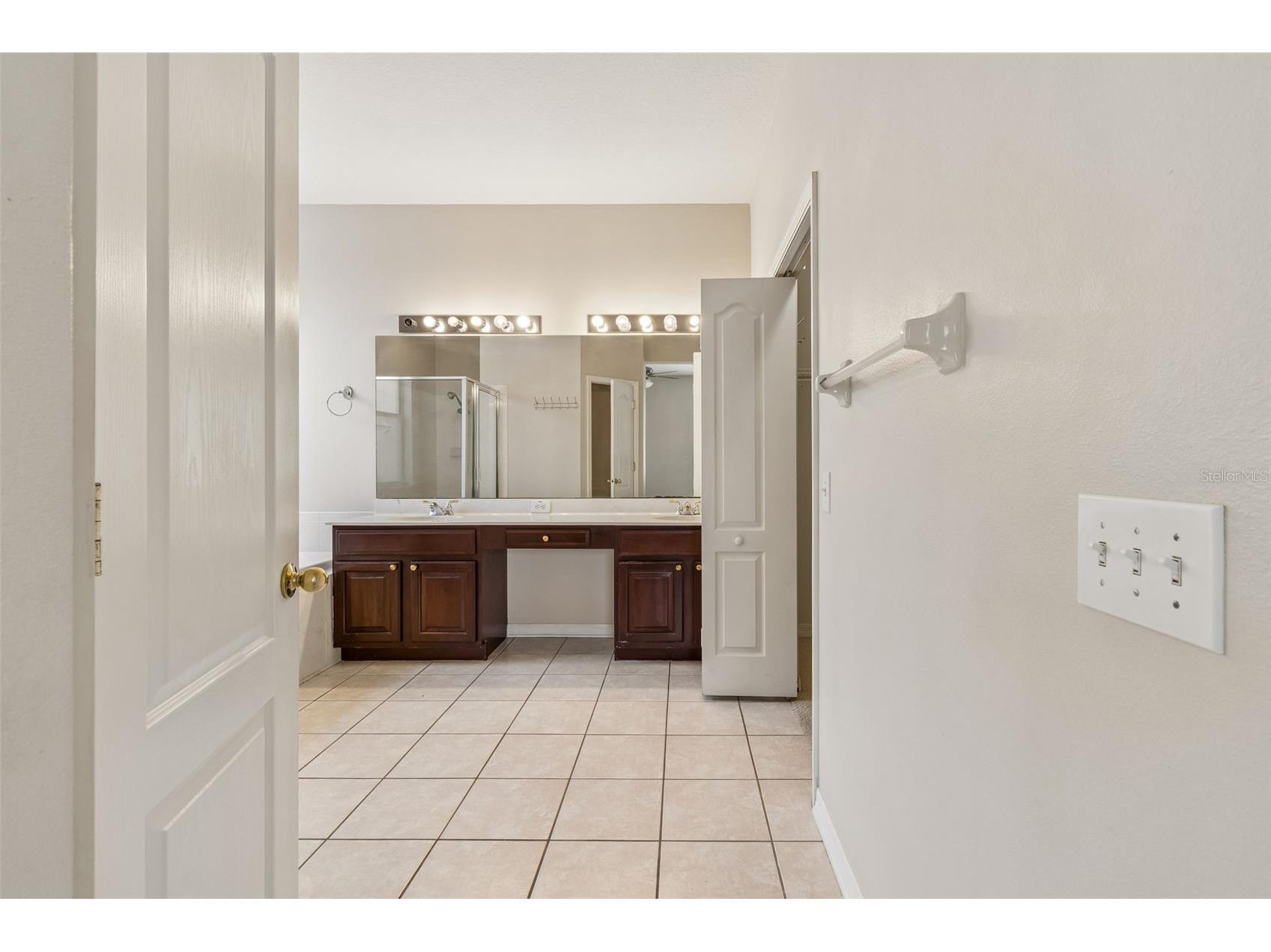 4789 Whispering Wind Avenue Tampa FL 33614 TB8499395 image67